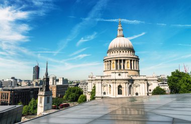 St Paul Katedrali Londra'nın güzel manzarasına