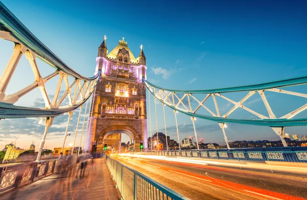 Piękny widok z mostu Tower Bridge w Londynie, Uk — Zdjęcie stockowe