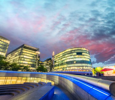 Londra gece cityscape Southwark çevresinde