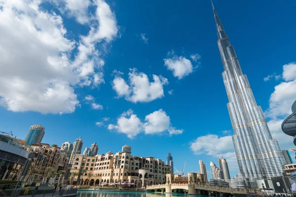 Tour Burj Khalifa. — Photo