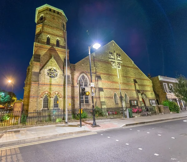 Kerk van Sint Barnabas in Londen bij nacht — Stockfoto