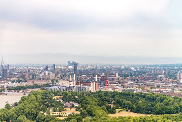 Helikopter uitzicht op London en de rivier de Theems — Stockfoto