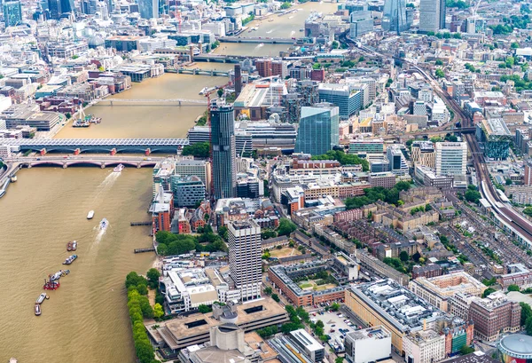 Hubschrauberblick auf London und die Themse — Stockfoto