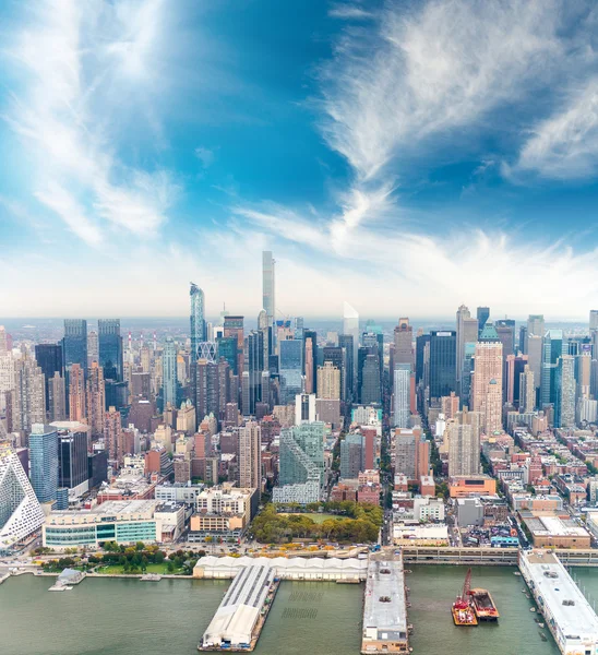 Increíble vista aérea del horizonte de Nueva York al atardecer —  Fotos de Stock