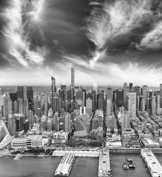 Increíble vista aérea del horizonte de Nueva York al atardecer — Foto de Stock