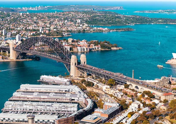 Sydney Harbour Bridge, niesamowite widok z helikoptera — Zdjęcie stockowe