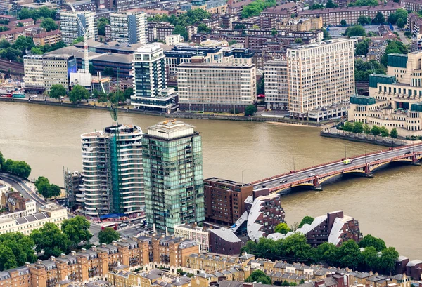 Flygfoto över London med floden Thames — Stockfoto