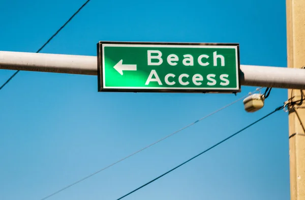 Strandzugang Straßenschild — Stockfoto