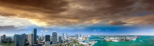 Vista aerea del sole di Miami Downtown — Foto Stock