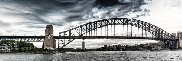 在黄昏时分的悉尼海港全景 — 图库照片