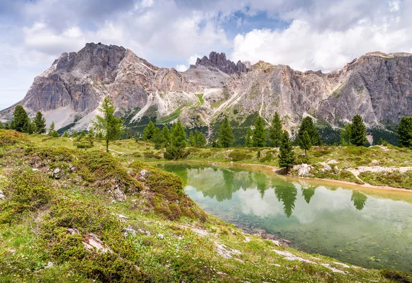 See der Grenzen - italienische Dolomiten — Stockfoto