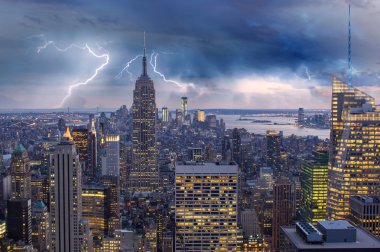 new york city gökdelen üzerinde fırtına