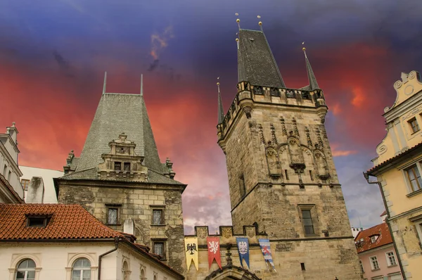 View of the Lesser Bridge Tower of Charles Bridge in Prague (Kar — Stock Photo, Image