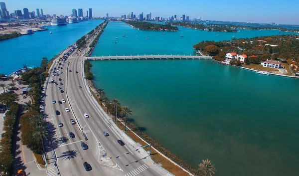 A légi felvétel a Macarthur Causeway Miamiban — Stock Fotó