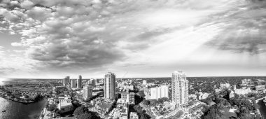 Gün batımında, Florida St Petersburg havadan görünümü