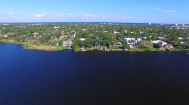 West Palm Beach. Güneşli bir günde havadan görünümü