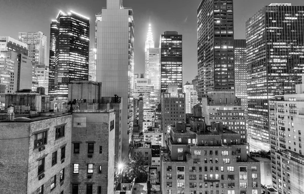 夕暮れ時のマンハッタン屋上 — ストック写真