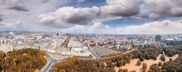 Aerial panoramic view of Berlin Brandenburg Gate area, Germany — Stock Photo, Image