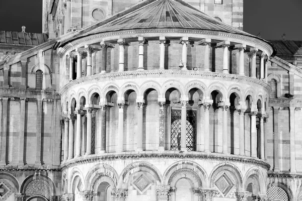 Duomo in Pisa by Nignt, Architectural Detail — Stock Photo, Image