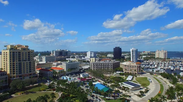 West Palm Beach. Flygfoto på en solig dag — Stockfoto