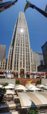 New York City - Haziran 2013: Rockefeller Center güzel bir günde