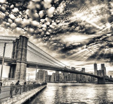 Gün batımında, Nyc Brooklyn Köprüsü