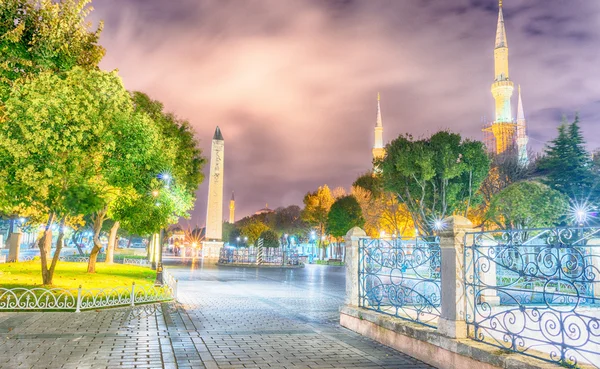 Sultanahmet Square at night, Istanbul — Stock Photo, Image