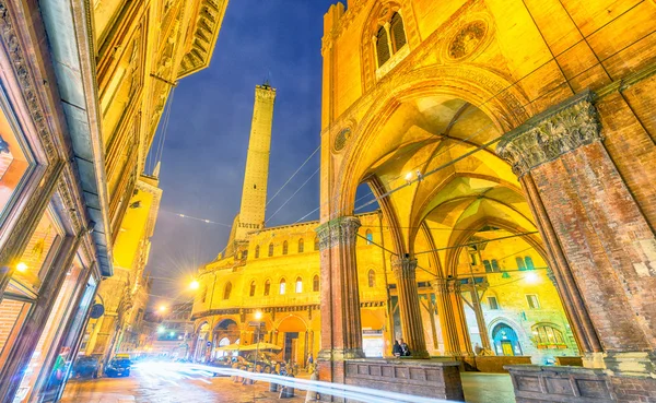 Piazza Maggiore au crépuscule à Bologne, Italie — Photo