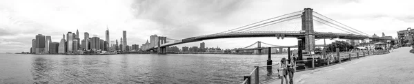 Brooklyn Bridge Park na zamračený den — Stock fotografie