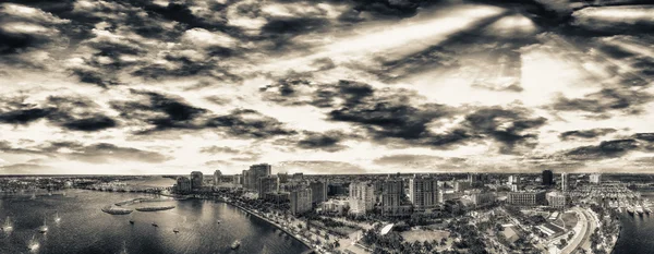 West Palm Beach, Florida havadan görünümü — Stok fotoğraf