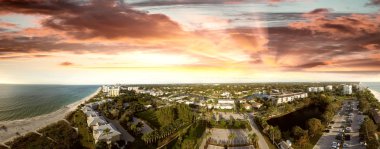 Naples Beach alacakaranlıkta, Florida hava panoramik görünüm