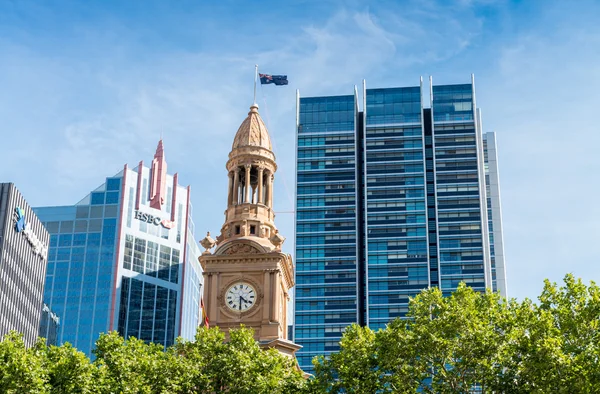 SYDNEY - OCTOBER 2015: Sydney skyline on a beautiful day. The ci — Stock Photo, Image