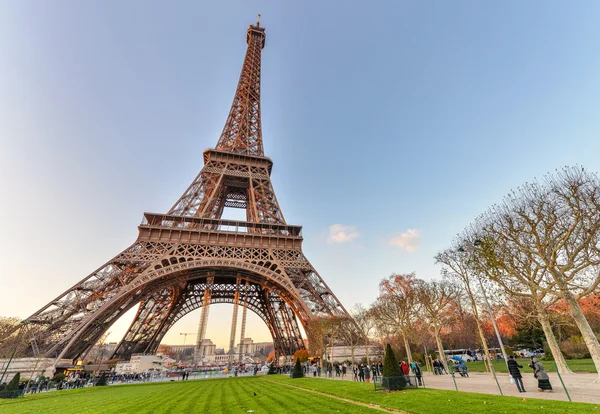 Paris. Der Eiffelturm — Stockfoto