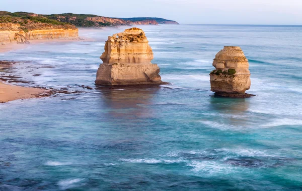 Magnificencia de los Doce Apóstoles Rocas al amanecer - Gran Ocrean —  Fotos de Stock