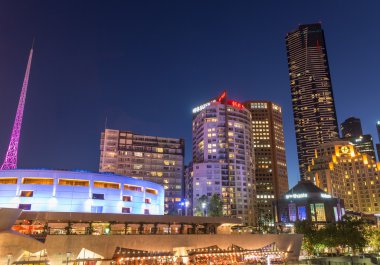 Melbourne - Ekim 2015: Melbourne Sanat Merkezi gece. CI