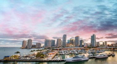Gün batımında, Florida şehir Miami