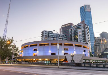 Melbourne - Ekim 2015: Melbourne Sanat Merkezi gece. CI