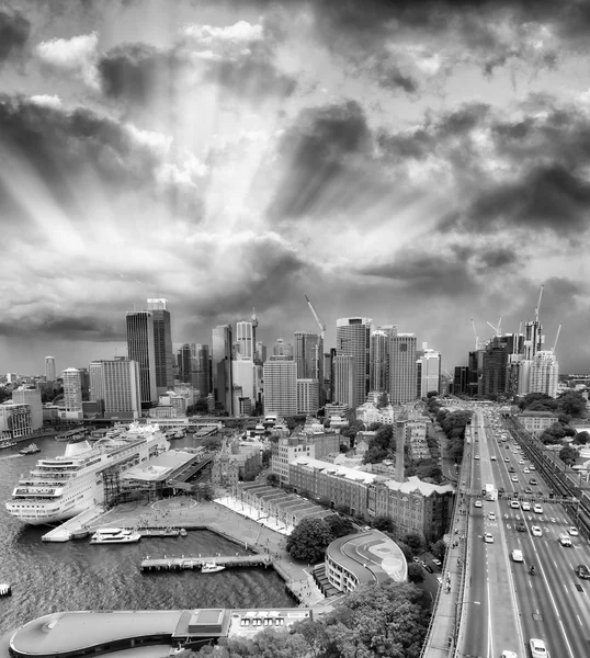 De skyline van Sydney in zwart-wit — Stockfoto