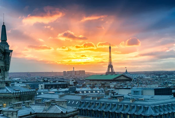 Edifici e skyline di Parigi, Francia — Foto Stock