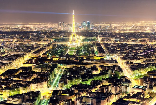 Παρίσι - 29 Νοέμβριος, 2012: Φωτισμός από Πύργος του Άιφελ τη νύχτα — Φωτογραφία Αρχείου