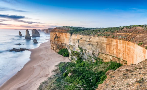 Magnificence of Twelve Apostles Rocks at sunrise - Great Ocrean — Stock Photo, Image