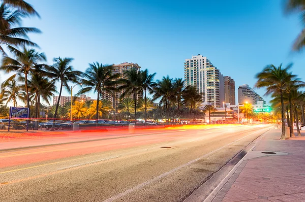 Fort Lauderdale Beach Boulevard ao pôr-do-sol, Florida — Fotografia de Stock