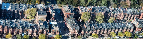 Légi kilátást Boston avenue és utcák. Klasszikus otthon — Stock Fotó