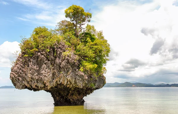 Bela ilha da Tailândia, província de Krabi — Fotografia de Stock