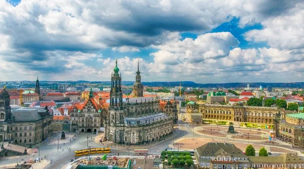 Mooie luchtfoto van Dresden in zomertijd — Stockfoto