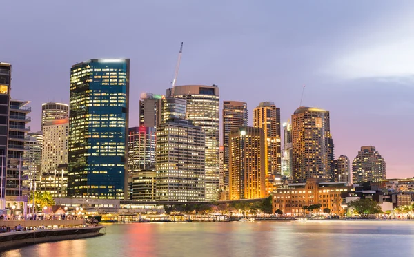 Prachtige skyline van Sydney harbour bij zonsondergang — Stockfoto
