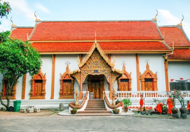 Güzel tapınak Chiang Mai