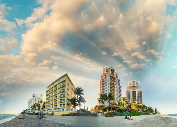 Zonsondergang panorama van Fort Lauderdale Beach — Stockfoto