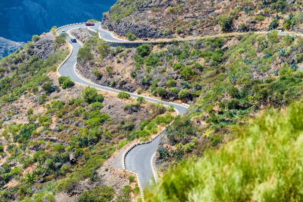 Estrada de montanha sinuosa — Fotografia de Stock