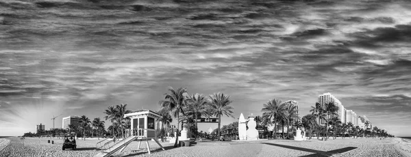 Vista panorâmica em preto e branco de Fort Lauderdale Beach - Florid — Fotografia de Stock